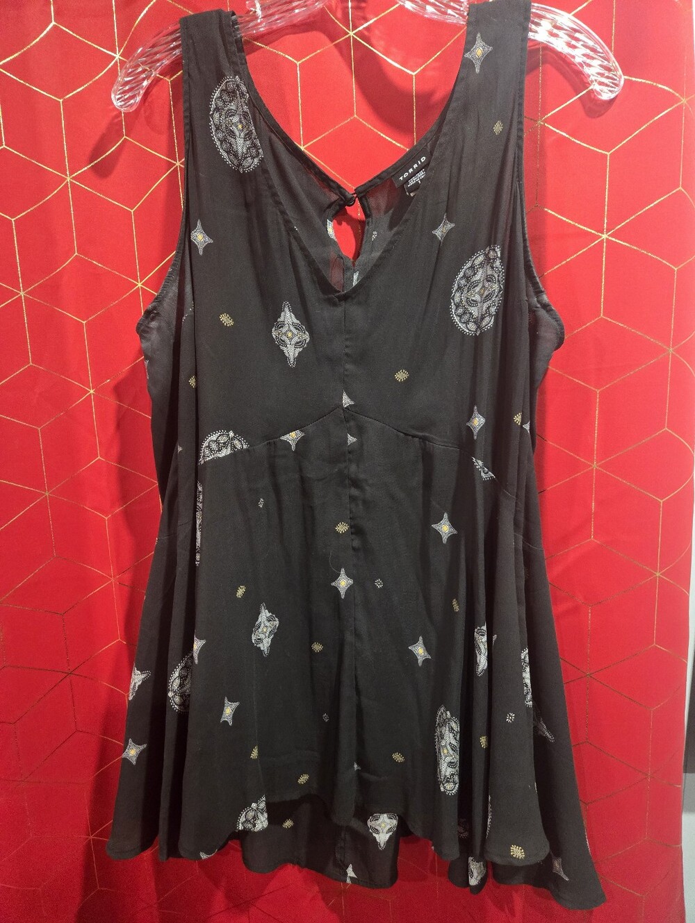 Torrid Vintage Black Sleeveless Printed Tunic Top. Size 1x